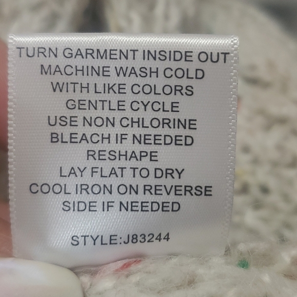 Hooked ❤ Up cardigan sweater size S NEW - Picture 7 of 8